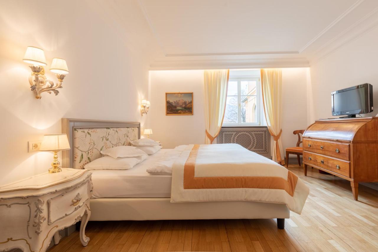 Elephant Hotel 4*