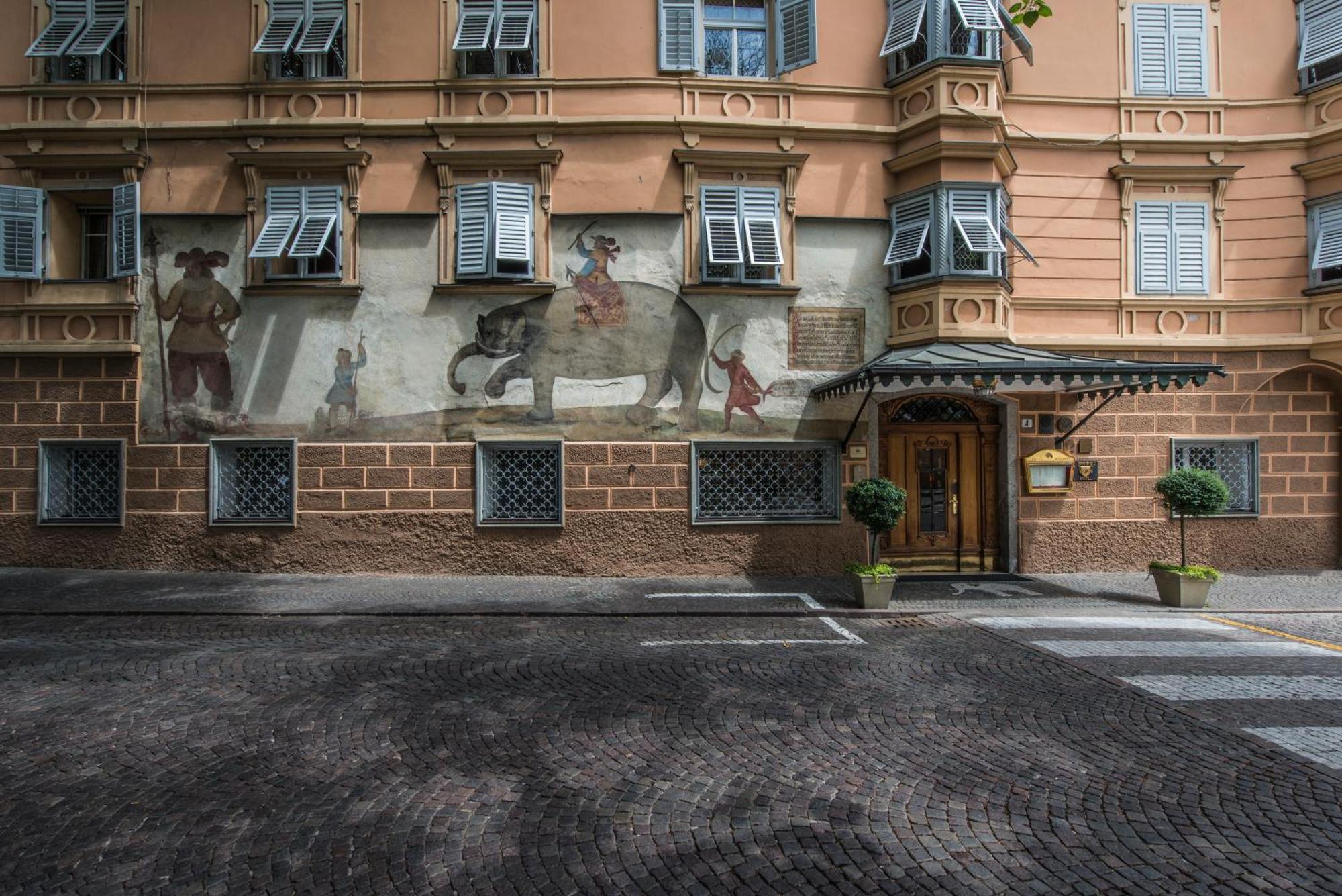 Elephant Hotel 4*